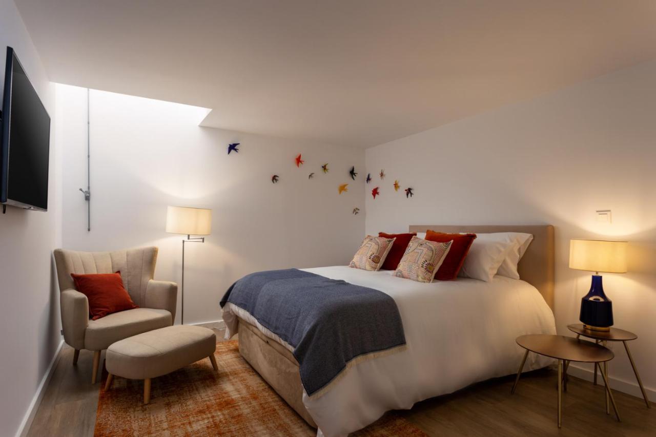 Stupendo- Two Rooms, Patio With Refreshing Pond-Center-Air Conditioning-Free Park Lisbon Exterior photo